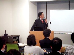 講演活動の様子１