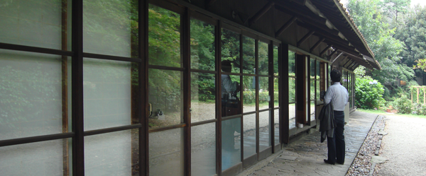 アントニン　レーモンド設計の旧井上邸、現在は高崎哲学堂として市民に親しまれている